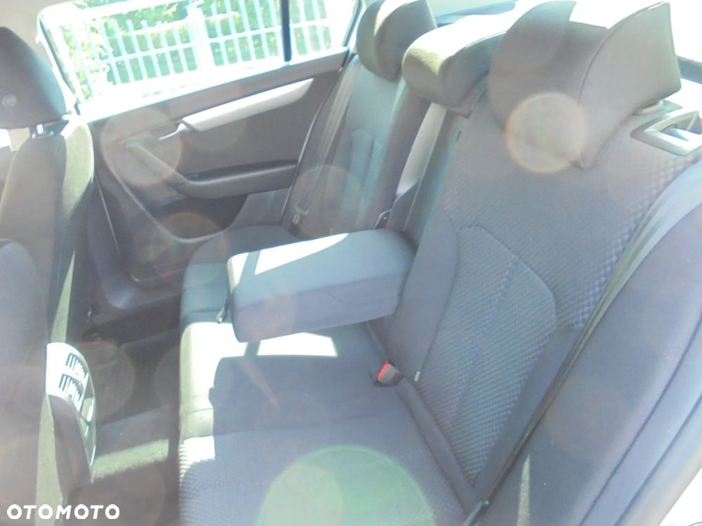 Volkswagen Passat 2.0 TDI Comfortline - 13