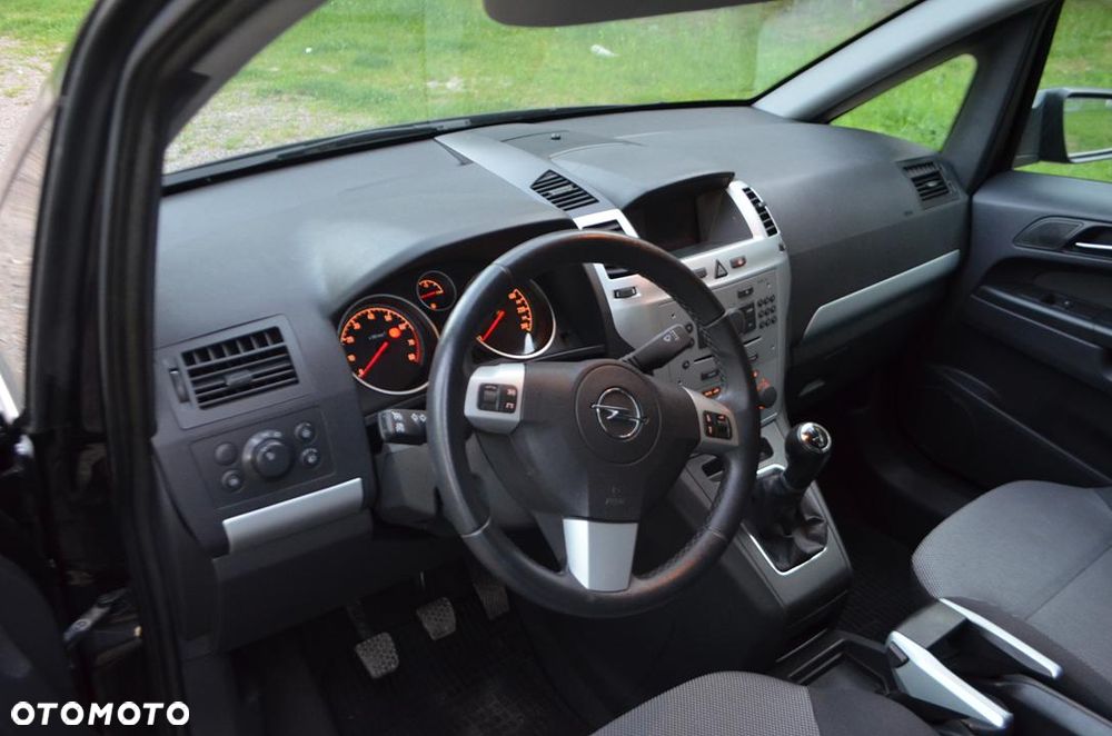 Opel Zafira 1.6 - 30