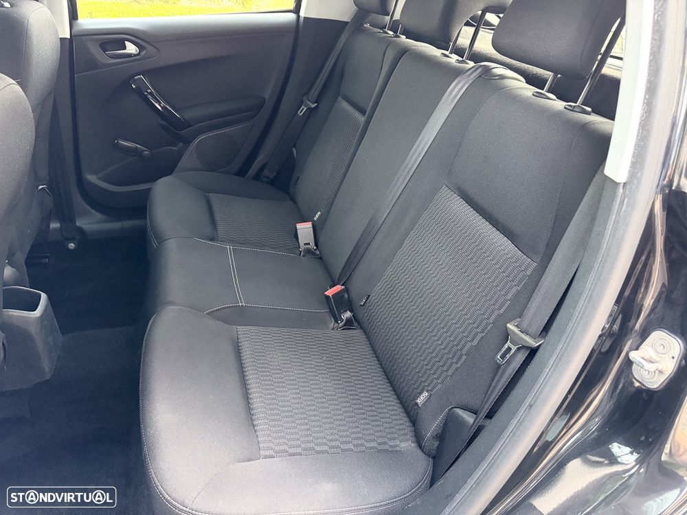 Peugeot 208 1.2 PureTech Style - 8