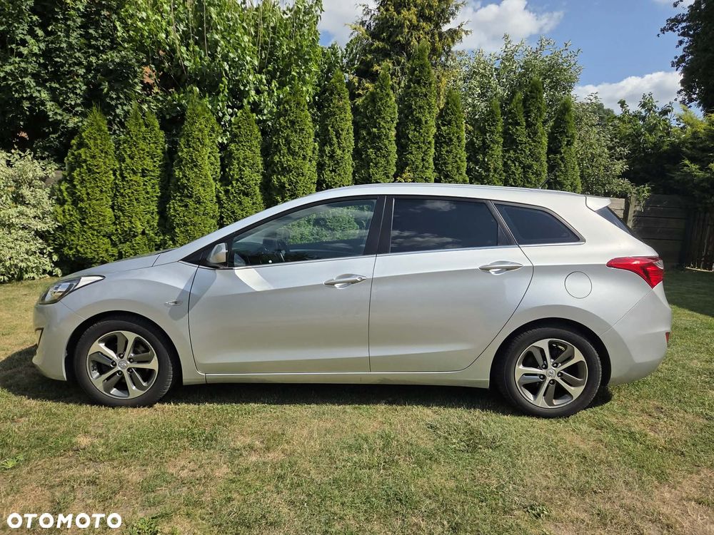 Hyundai i30 blue Kombi 1.4 Trend - 4