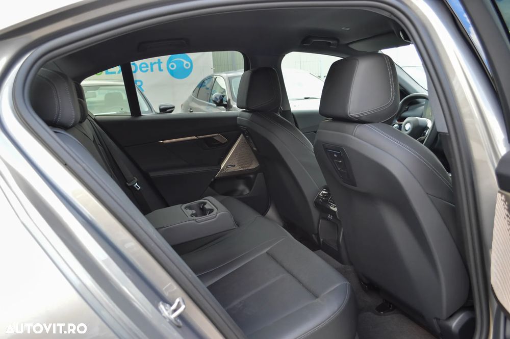 BMW Seria 5 520i AT MHEV - 32