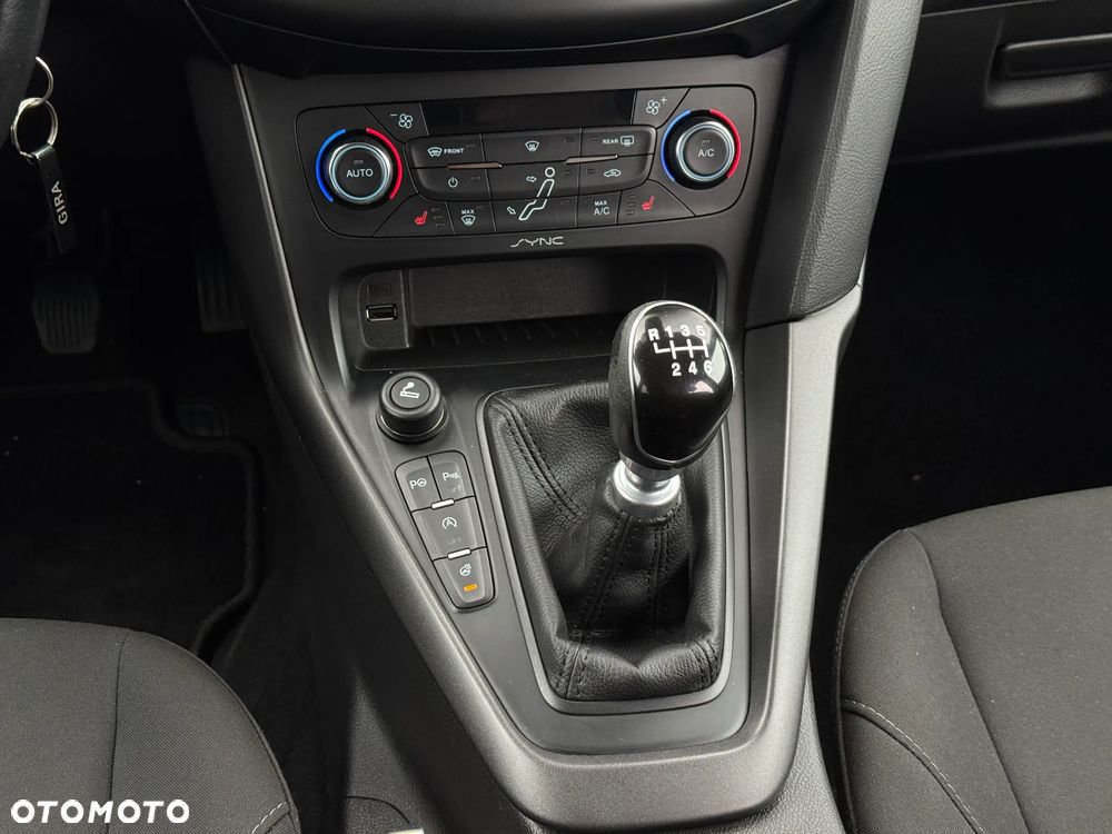 Ford Focus 1.0 EcoBoost Titanium - 19