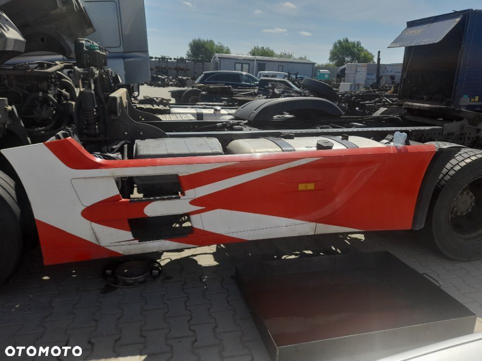 Osłona międzyosiowa lewa spoiler Actros MP4 - 2