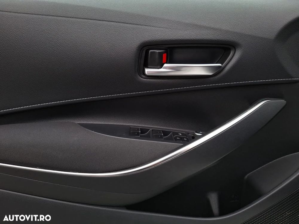 Toyota Corolla 1.8 Hybrid Business Edition - 26