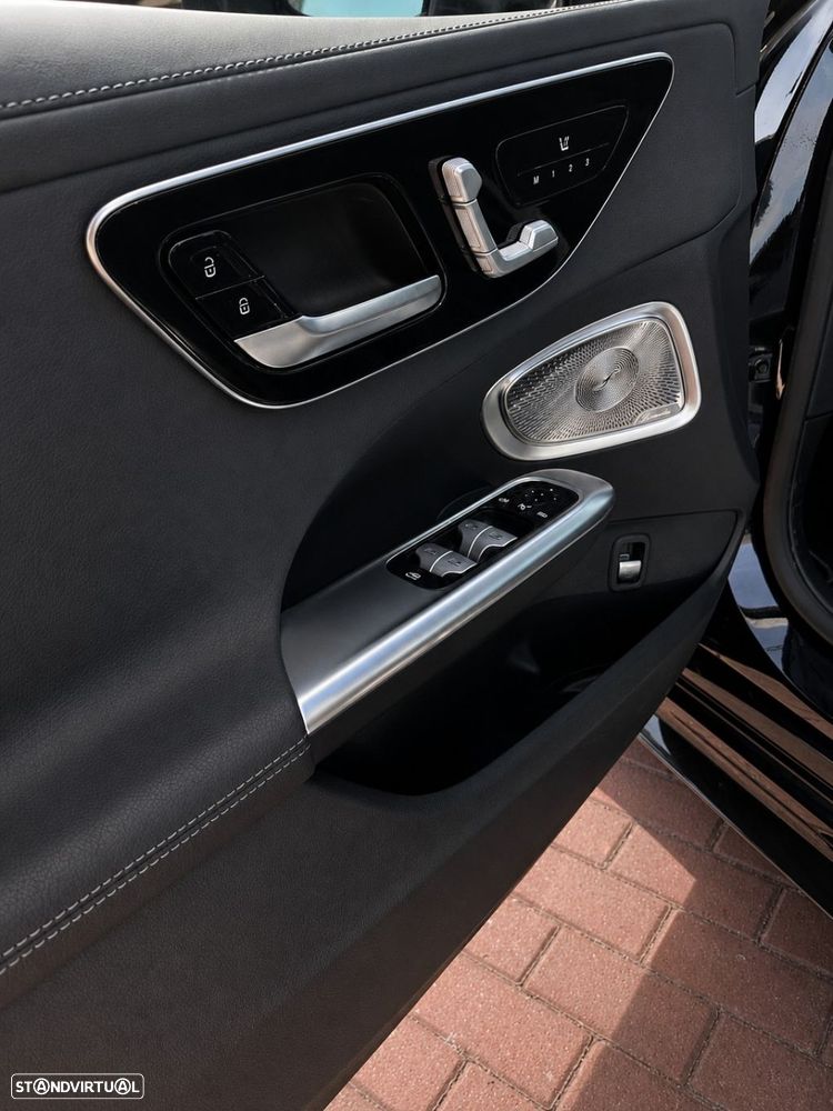 Mercedes-Benz C 300 - 11