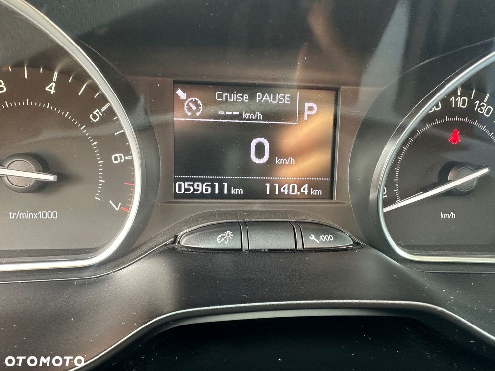 Peugeot 208 - 5