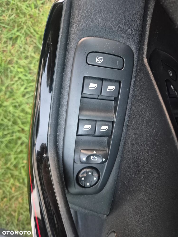 Peugeot 2008 BlueHDi FAP 120 STOP & START GT-Line Edition - 18