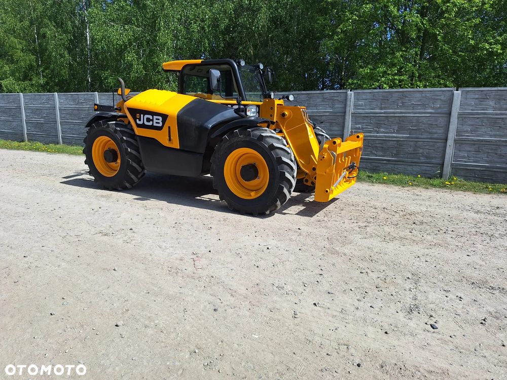 JCB 527-58 Agri - 3