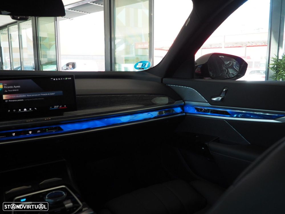 BMW i7 xDrive60 Pack Desportivo M - 13