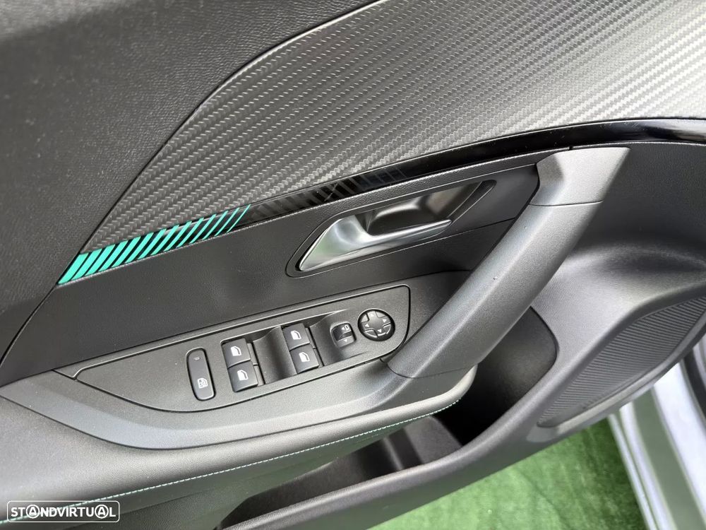 Peugeot 2008 1.5 BlueHDi Allure EAT8 - 11