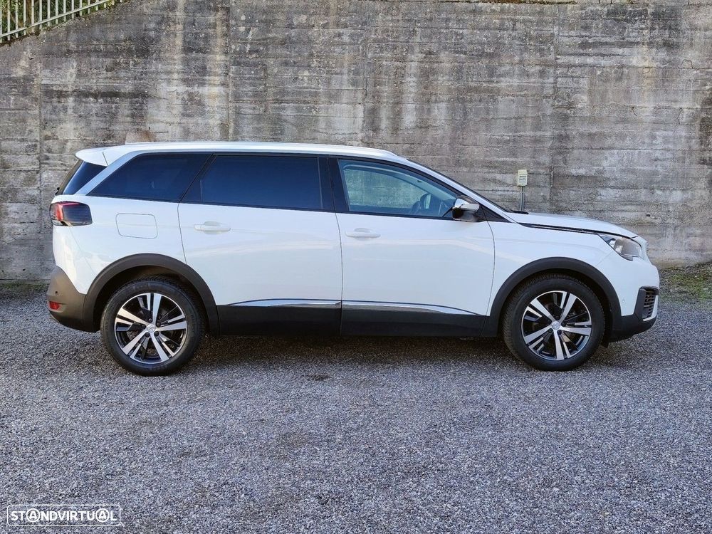 Peugeot 5008 1.2 PureTech Allure Pack EAT8 - 17