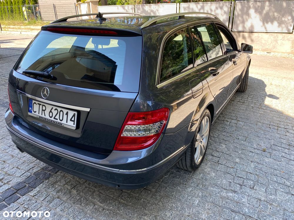 Mercedes-Benz C-Class 2009 photo 2