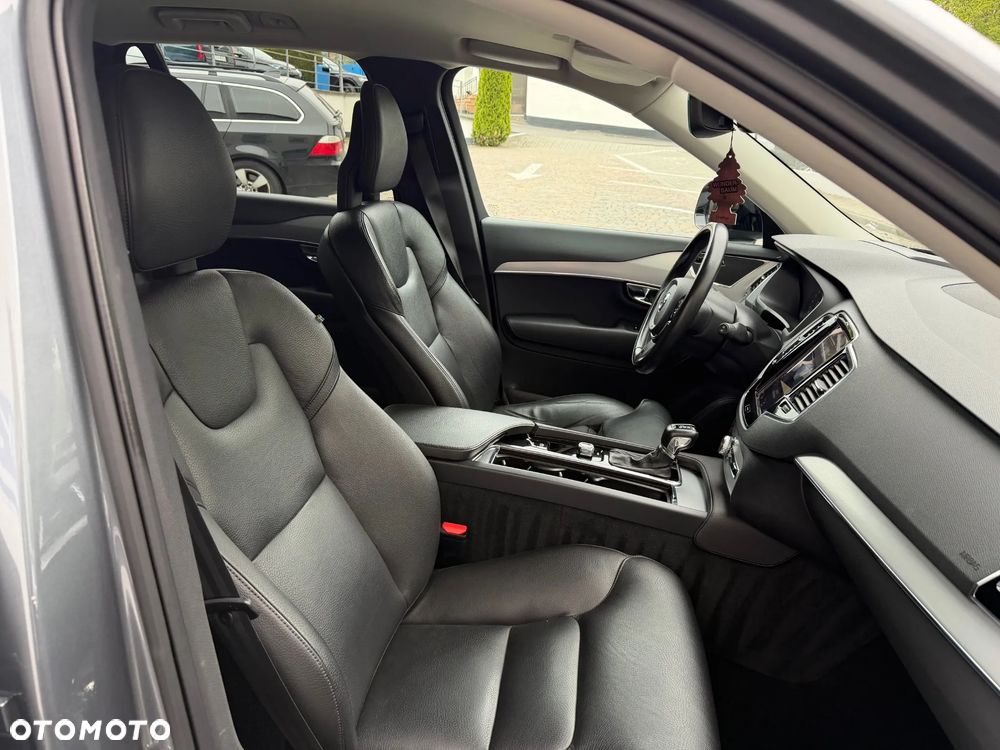 Volvo XC 90 D5 AWD Geartronic RDesign - 14