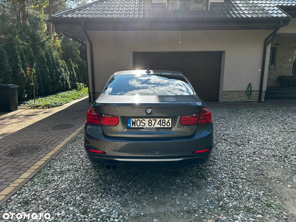 BMW Seria 3 328i - 15