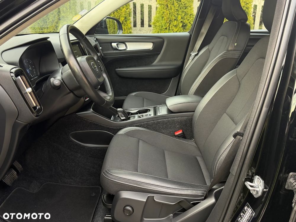 Volvo XC 40 D3 AWD Momentum Pro - 19