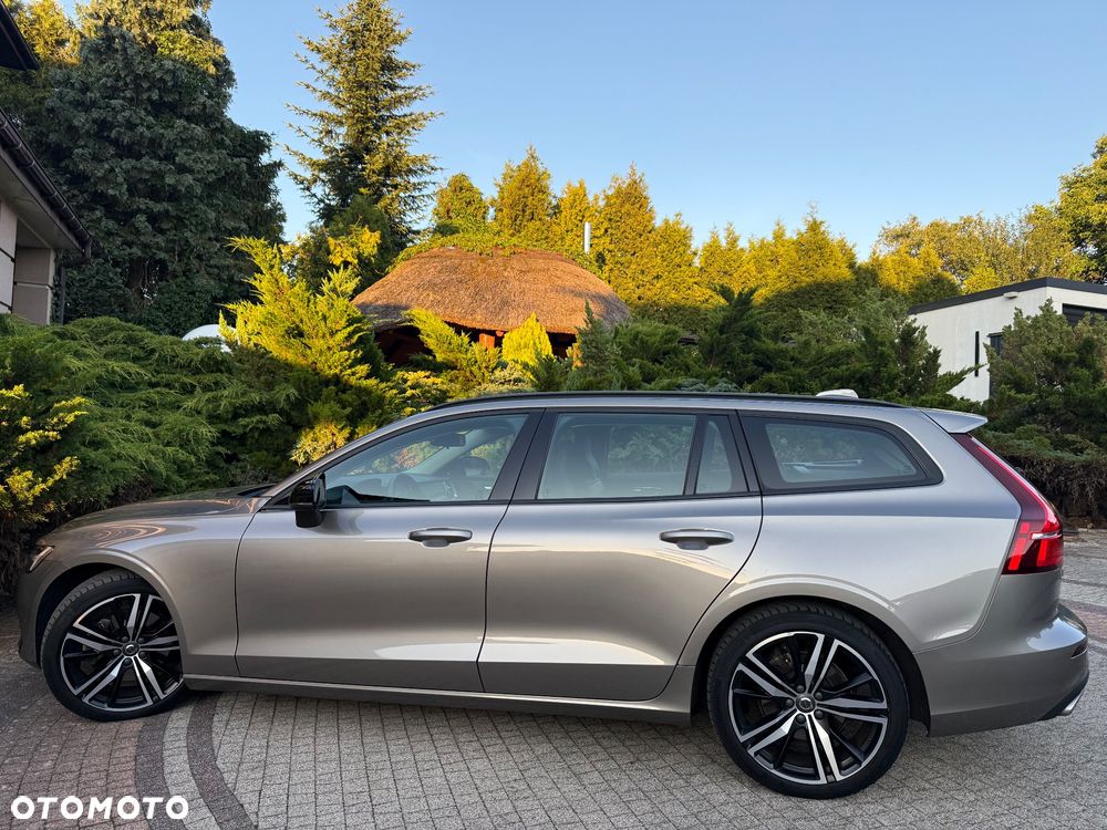 Volvo V60 B3 B DKG Momentum Pro - 7