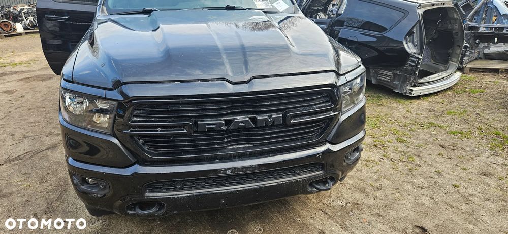 RAM 1500 V 5 2019- Big Horn 5.7 HEMI KOLOR PXJ Kompletny przód Maska Zderzak Reflektor Lampa Błotnik Pas Wzmocnienie czołowe chłodnice Komplet chłodnic z wentylatorem Listwa Maskownica - 1