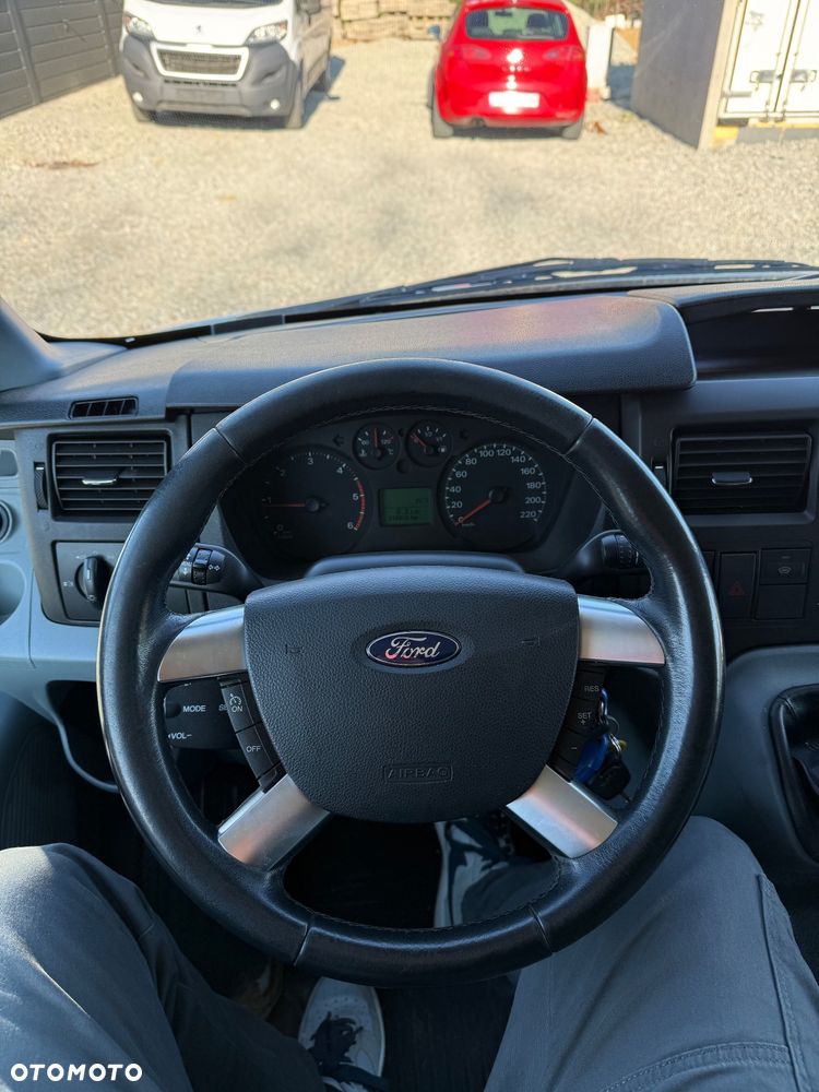 Ford Transit - 12
