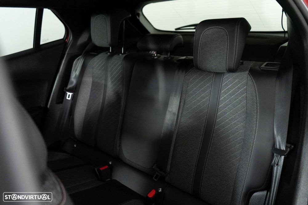 Peugeot 2008 1.2 PureTech Allure Pack EAT8 - 11