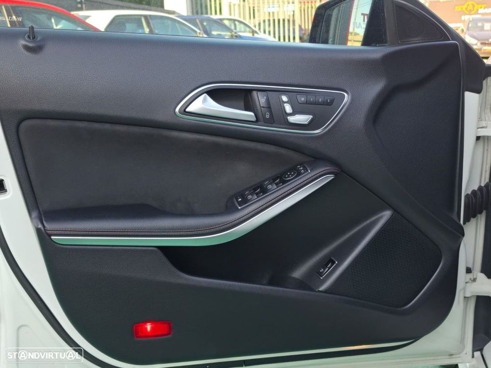 Mercedes-Benz CLA 220 - 22