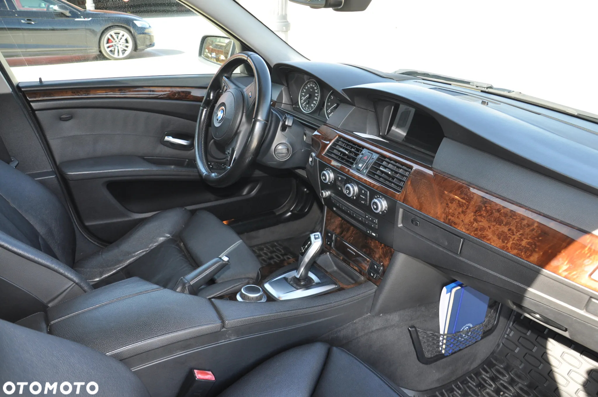 BMW Seria 5 530xi Touring - 9