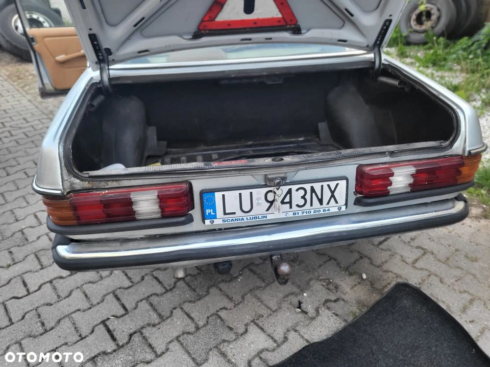 Mercedes-Benz W123 - 23