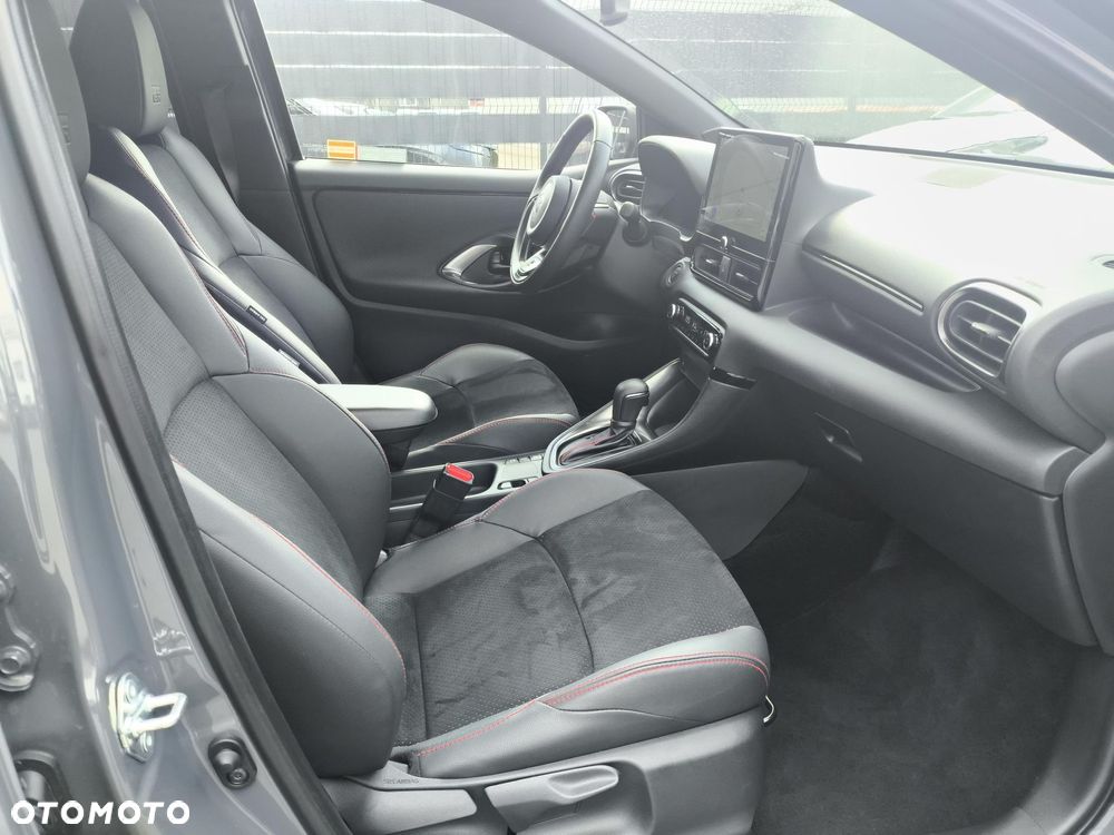 Toyota Yaris Hybrid 1.5 GR Sport - 9