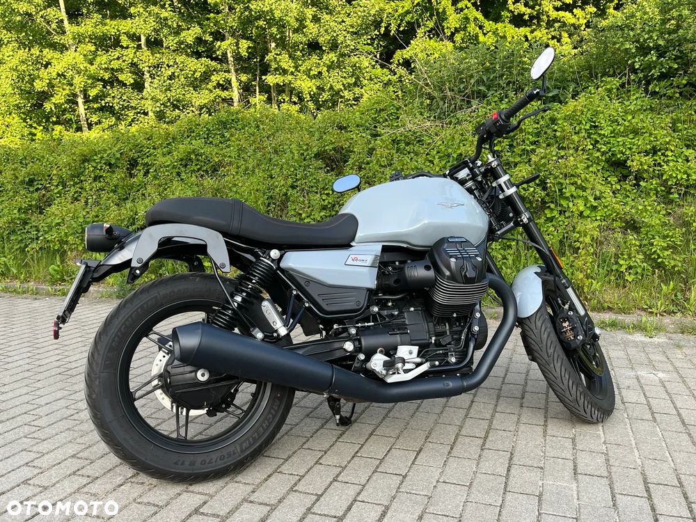 Moto Guzzi V7 - 4