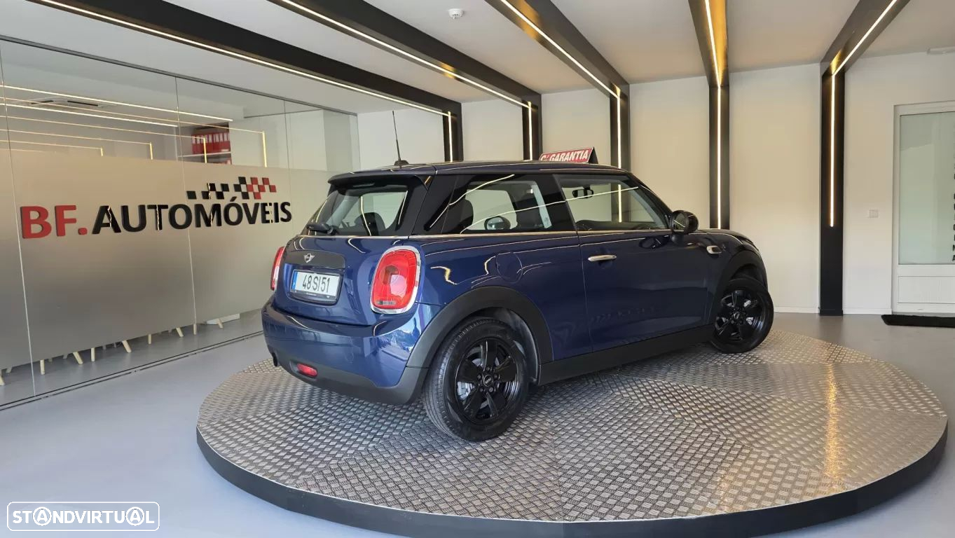 MINI 3 Portas One D - 18