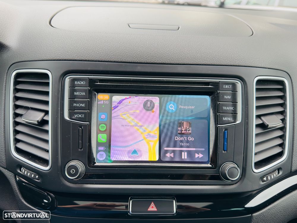 VW Sharan 2.0 TDI Blue Highline DSG - 20