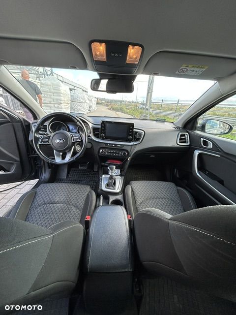 Kia Ceed - 11