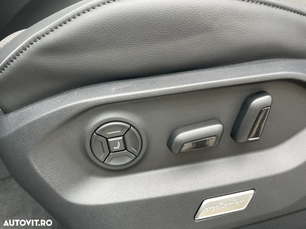 Volkswagen Touareg V6 TDI 4MOTION R-Line - 18
