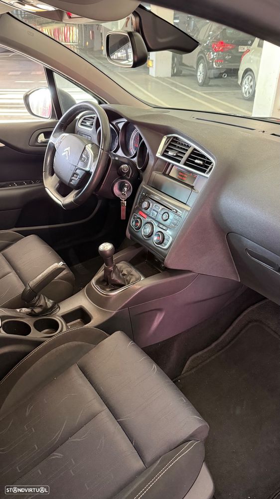 Citroën C4 1.6 HDi Exclusive J17 - 17