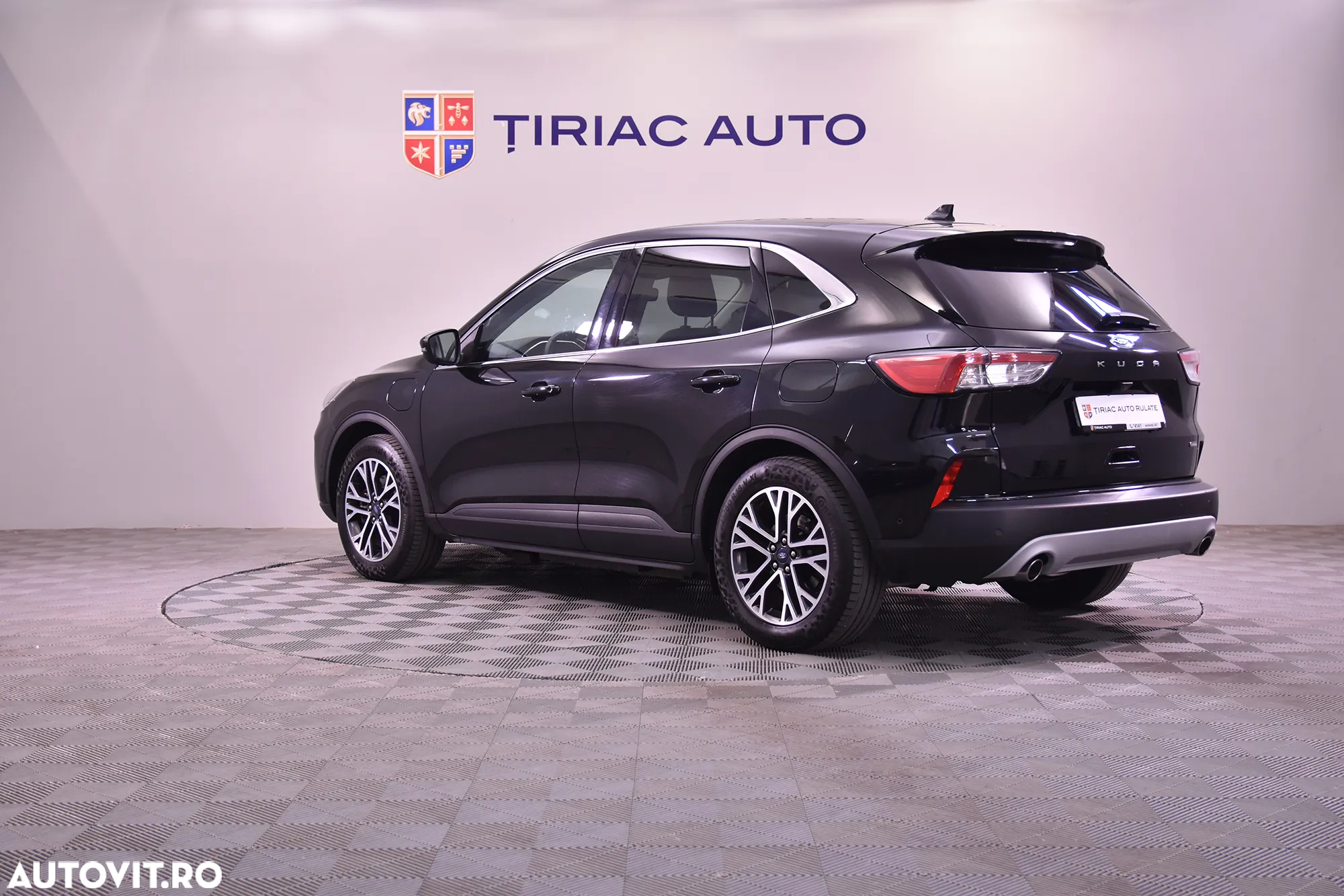 Ford Kuga - 3