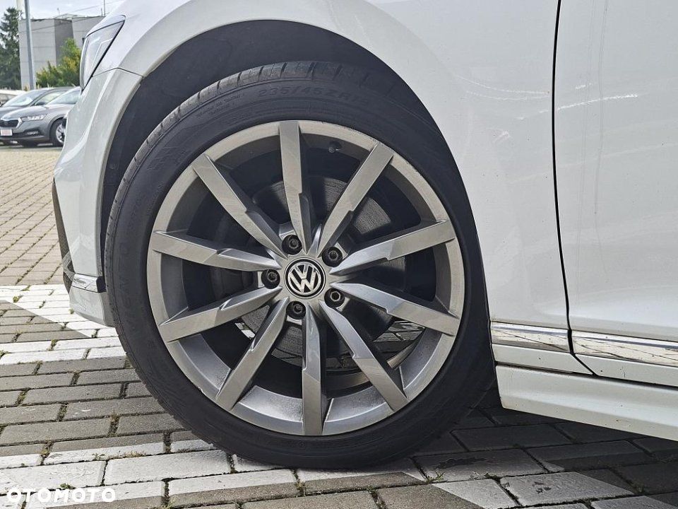 Volkswagen Passat - 10