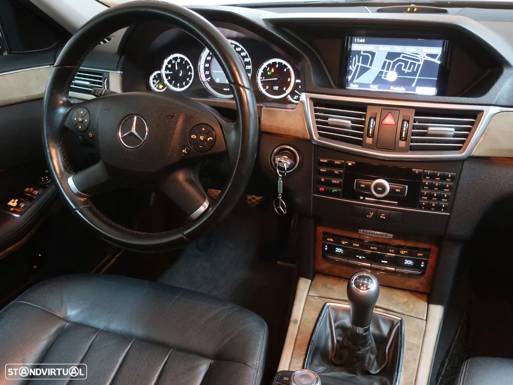 Mercedes-Benz E 250 CDi Elegance BlueEfficiency - 22