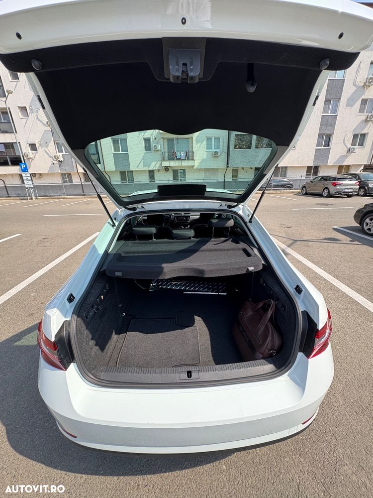Skoda Superb 2.0 TDI DSG Style - 3
