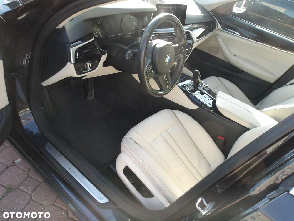 BMW Seria 5 520d Luxury Line - 13