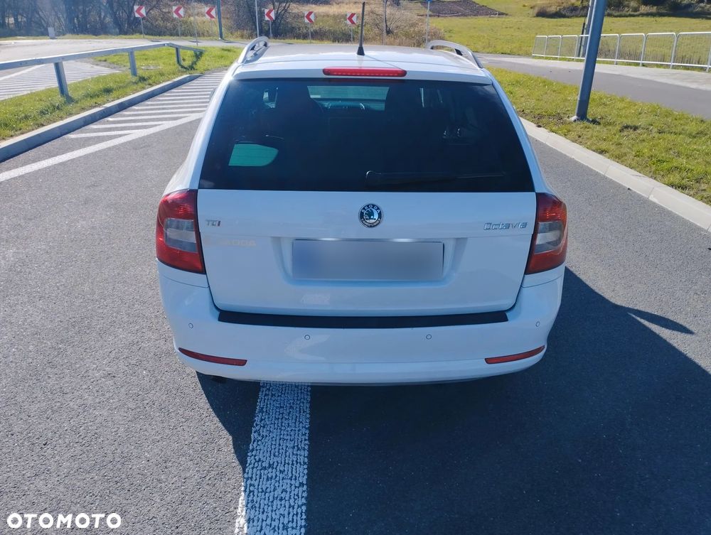 Skoda Octavia 2.0 TDI DPF Ambiente - 9