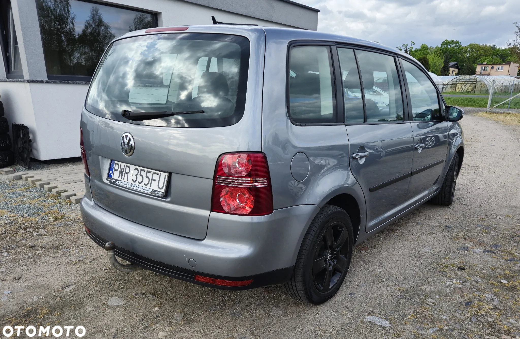 Volkswagen Touran 1.9 TDI DPF Conceptline - 4