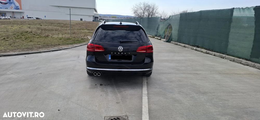 Volkswagen Passat 2.0 TDI BlueMotion Technology DSG Comfortline - 4