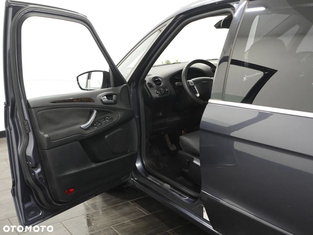 Ford Galaxy 2.0 TDCi Ghia - 16