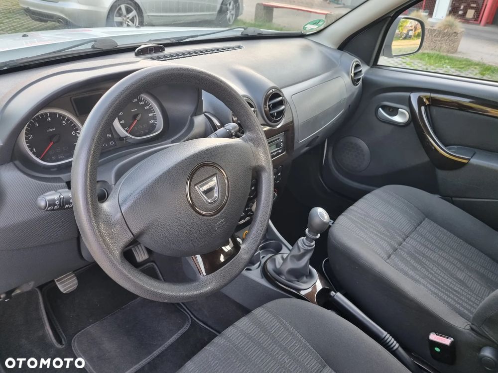 Dacia Duster 1.6 16V 105 4x4 Prestige - 22