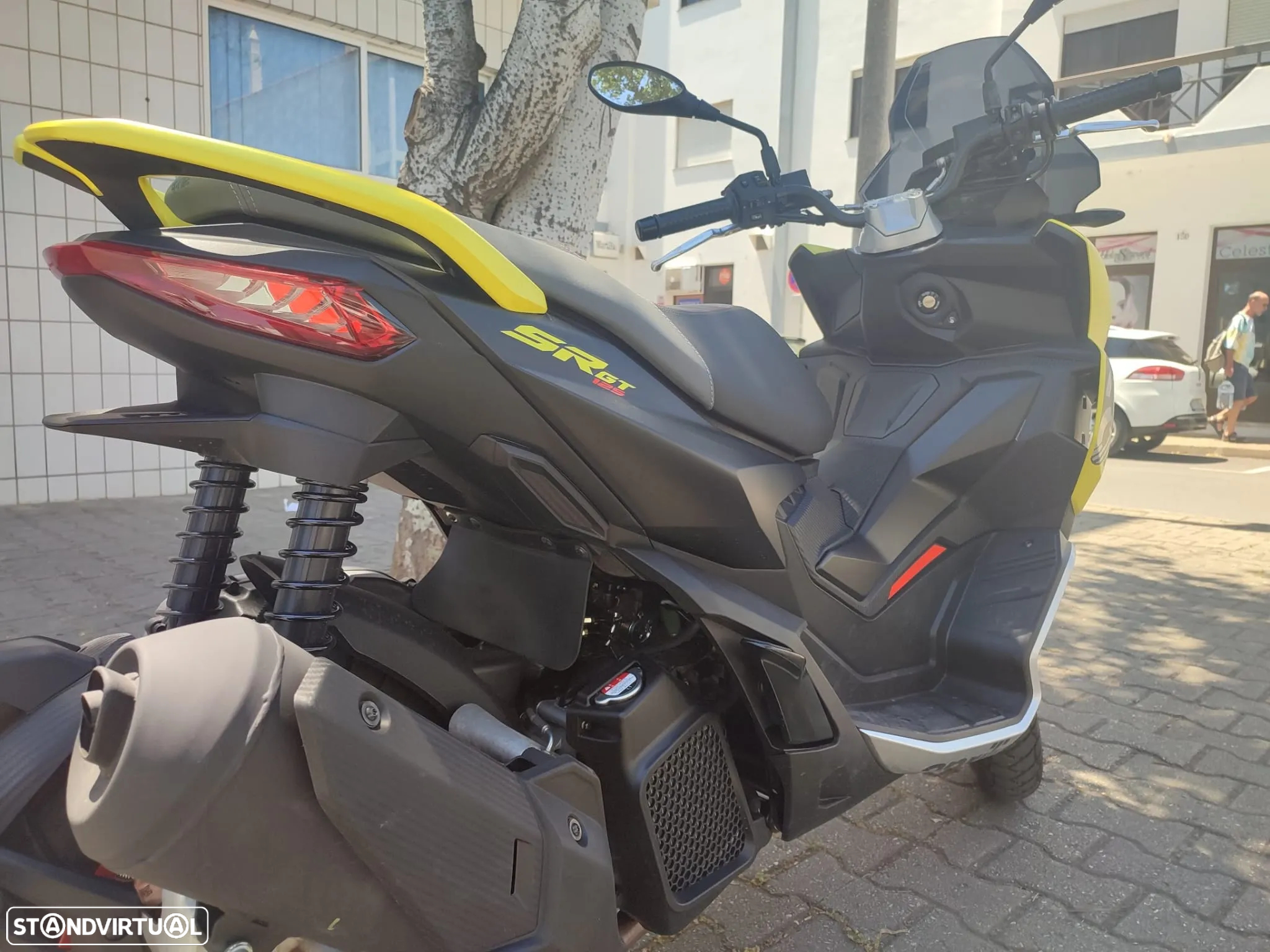 Aprilia SR SR GT - 22