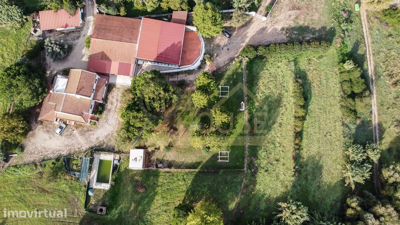 Quinta com Moradia, piscina e área para Loft com vista frontal para o - Grande imagem: 5/57