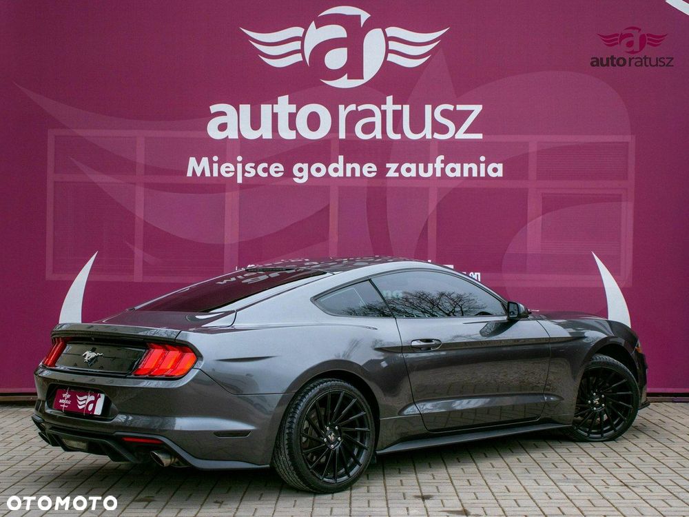 Ford Mustang - 7