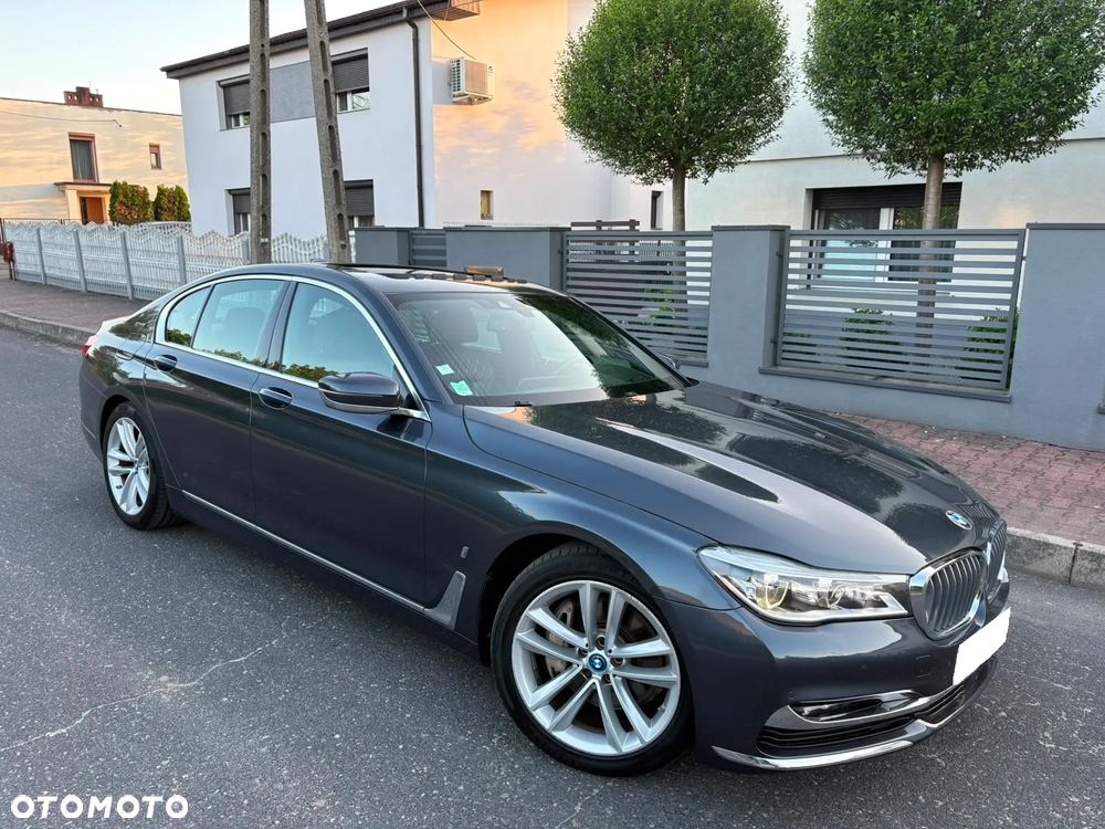 BMW Seria 7 740e iPerformance - 5
