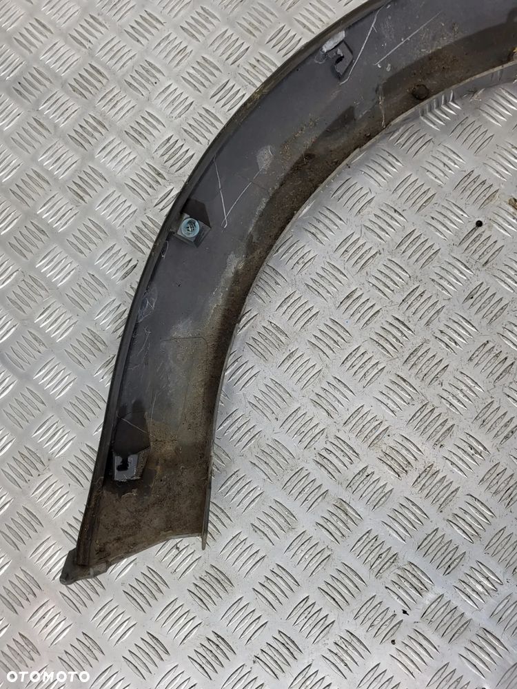 Mitsubishi L200 IV Listwa Błotnika Prawy Przód - 12