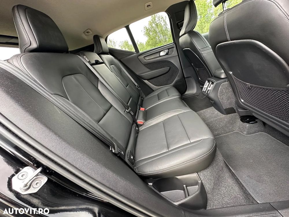 Volvo XC 40 B4 B AWD Geartronic Momentum Pro - 17