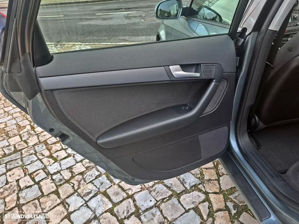 Audi A3 Sportback 1.6 TDI S-line - 12